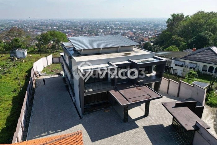Rumah Eksklusif Siap Huni LT 1700m2 di Candisari, Semarang Rumah Eksklusif Siap Huni LT 1700m2 di Candisari, Semarang