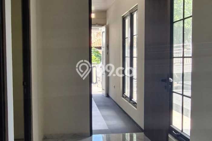 Rumah Elit Modern Siap Huni di Krakatau Semarang Rumah Elit Modern Siap Huni di Krakatau Semarang