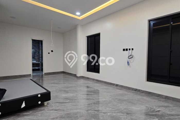 Hunian Mewah LB 411m2 Siap Pakai Desain Elegan di Graha Padma, Semarang Hunian Mewah LB 411m2 Siap Pakai Desain Elegan di Graha Padma, Semarang