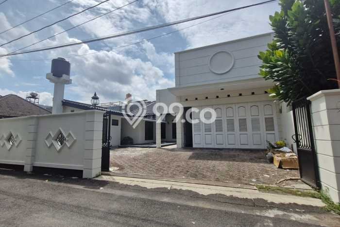 Rumah Elit Modern Siap Huni di Krakatau Semarang Rumah Elit Modern Siap Huni di Krakatau Semarang