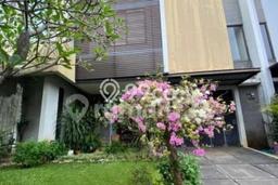 Rumah Elit LB 300m2 Siap Huni Desain Elegan di BSD The Green, Tangerang Rumah Elit LB 300m2 Siap Huni Desain Elegan di BSD The Green, Tangerang