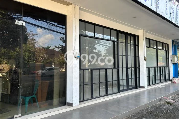 Ruko For Rent di Jimbaran, Luas 217m2m², Jalan Utama, Akses Bagus Ruko For Rent di Jimbaran, Luas 217m2m², Jalan Utama, Akses Bagus