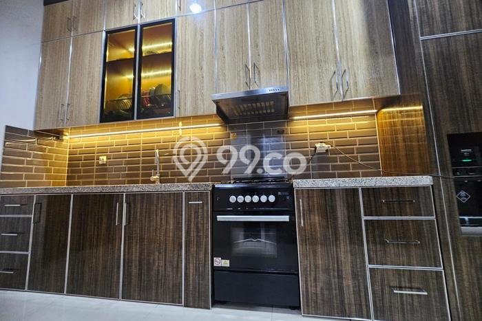 Rumah Mewah LB 300m2 Siap Pakai Desain Elegan di BSD Green Wich, Tangerang Rumah Mewah LB 300m2 Siap Pakai Desain Elegan di BSD Green Wich, Tangerang