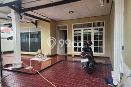 Disewakan! Rumah 3 Kamar Tidur &
1 Kamar Mandi di Gandaria, Jakarta Selatan Disewakan! Rumah 3 Kamar Tidur &
1 Kamar Mandi di Gandaria, Jakarta Selatan