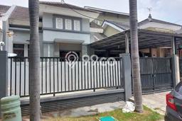 Disewakan! Rumah 3 Kamar Tidur &
1 Kamar Mandi di Harapan Indah, Bekasi Disewakan! Rumah 3 Kamar Tidur &
1 Kamar Mandi di Harapan Indah, Bekasi