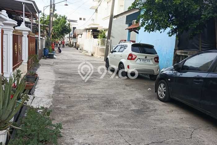Rumah Kost untuk Dijual di Bekasi Selatan dengan 11 KT, 4 KM, Luas 120m2 Rumah Kost untuk Dijual di Bekasi Selatan dengan 11 KT, 4 KM, Luas 120m2