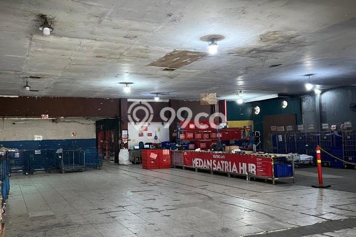 LOKASI PREMIUM! Gudang Kawasan Harapan Indah, Luas 700m2m², Lokasi Komersial LOKASI PREMIUM! Gudang Kawasan Harapan Indah, Luas 700m2m², Lokasi Komersial