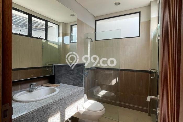 PILIHAN TEPAT! Rumah kawasan Hegarmanah, 6 KT, Akses Mall, Luas 650m² LB 1000m² PILIHAN TEPAT! Rumah kawasan Hegarmanah, 6 KT, Akses Mall, Luas 650m² LB 1000m²