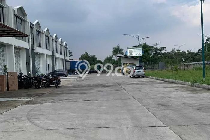 Gudang For Rent di Taman Kopo Indah, Luas 99m², Area Bisnis, Siap Operasi Gudang For Rent di Taman Kopo Indah, Luas 99m², Area Bisnis, Siap Operasi