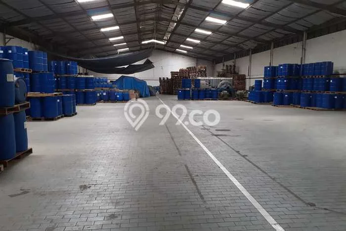 Unit Gudang Tersedia di Batujajar Spesifikasi LB 2500m2 Unit Gudang Tersedia di Batujajar Spesifikasi LB 2500m2