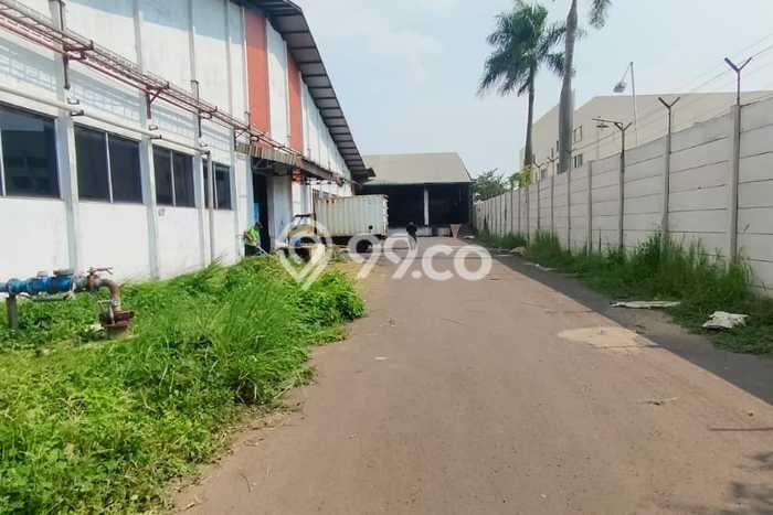 SENTRA BISNIS! Gudang Kawasan , Luas 2432m2m², Lokasi Strategis SENTRA BISNIS! Gudang Kawasan , Luas 2432m2m², Lokasi Strategis