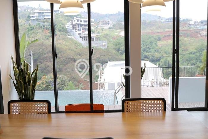 Vila Strategis di , Area 315m2m², Dekat ke beragam keperluan Vila Strategis di , Area 315m2m², Dekat ke beragam keperluan