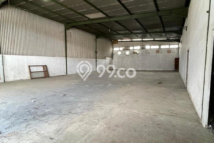 Unit Gudang Disewakan di Pajajaran di Area Ramai & Strategis Unit Gudang Disewakan di Pajajaran di Area Ramai & Strategis