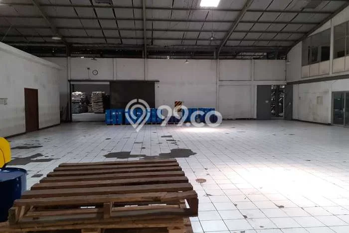 Unit Gudang Tersedia di Batujajar Spesifikasi LB 2500m2 Unit Gudang Tersedia di Batujajar Spesifikasi LB 2500m2