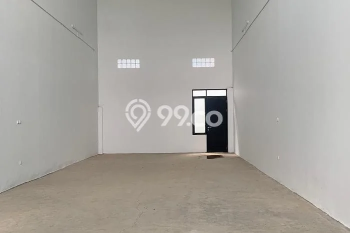 Gudang For Rent di Taman Kopo Indah, Luas 99m², Area Bisnis, Siap Operasi Gudang For Rent di Taman Kopo Indah, Luas 99m², Area Bisnis, Siap Operasi