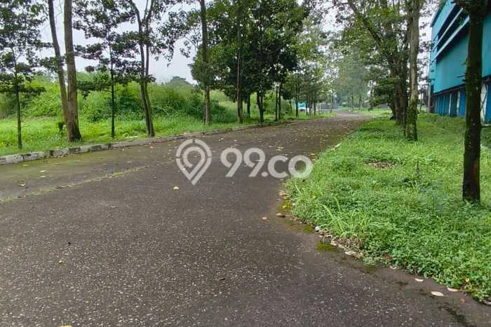 Unit Gudang Disewakan di Moch Toha di Area Ramai & Strategis Unit Gudang Disewakan di Moch Toha di Area Ramai & Strategis