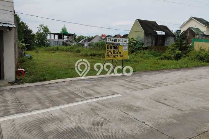 Lahan Dijual Lokasi Gondangrejo, Karanganyar dengan Luas Tanah 2540m2 dan Status - Lahan Dijual Lokasi Gondangrejo, Karanganyar dengan Luas Tanah 2540m2 dan Status -