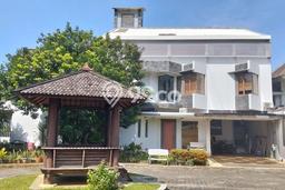 Rumah Mewah Siap Huni LT 318m2 di Ciputat, Tangerang Selatan Rumah Mewah Siap Huni LT 318m2 di Ciputat, Tangerang Selatan