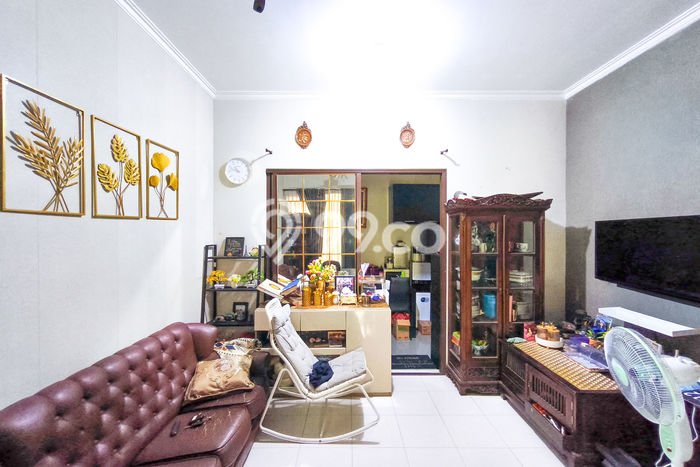 Hunian Nyaman Asri 3 KT Siap Huni di Bintaro Tangerang Selatan Hunian Nyaman Asri 3 KT Siap Huni di Bintaro Tangerang Selatan