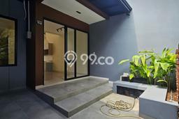 Rumah Modern Cantik 3 KT Bisa Langsung Pindah di BSD Rumah Modern Cantik 3 KT Bisa Langsung Pindah di BSD