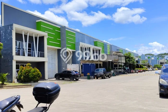 FOR SALE! Gudang di Kelapa Dua Tangerang, LT 200m2, LB 300m2 FOR SALE! Gudang di Kelapa Dua Tangerang, LT 200m2, LB 300m2