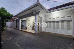Siap Huni Rumah Mewah 6 Kamar di Mampang Prapatan Dekat ke Mana Pun Siap Huni Rumah Mewah 6 Kamar di Mampang Prapatan Dekat ke Mana Pun