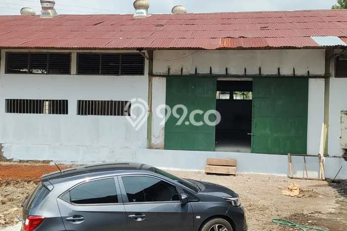 Gudang disewakan di Ngaliyan Semarang dengan luas bangunan 1000m2 Gudang disewakan di Ngaliyan Semarang dengan luas bangunan 1000m2