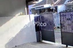 Lokasi strategis! Rumah siap pakai dikontrakkan di Ngaliyan LB 36m2 Lokasi strategis! Rumah siap pakai dikontrakkan di Ngaliyan LB 36m2