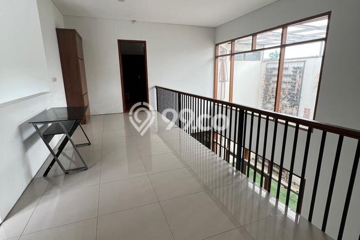 Rumah Kontrakan Bandung LT 240m2 LB 200m2 Area Singgasana Rumah Kontrakan Bandung LT 240m2 LB 200m2 Area Singgasana