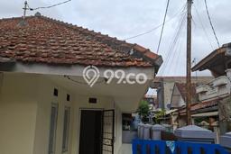 Disewakan! Rumah 3 Kamar Tidur &
2 Kamar Mandi di Pungkur, Bandung Disewakan! Rumah 3 Kamar Tidur &
2 Kamar Mandi di Pungkur, Bandung