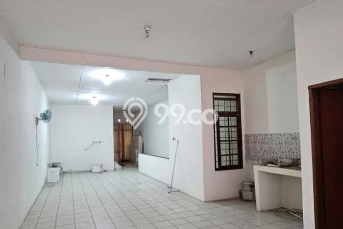 LOKASI PREMIUM! Ruko di , Luas 180m2m², Lokasi Niaga LOKASI PREMIUM! Ruko di , Luas 180m2m², Lokasi Niaga
