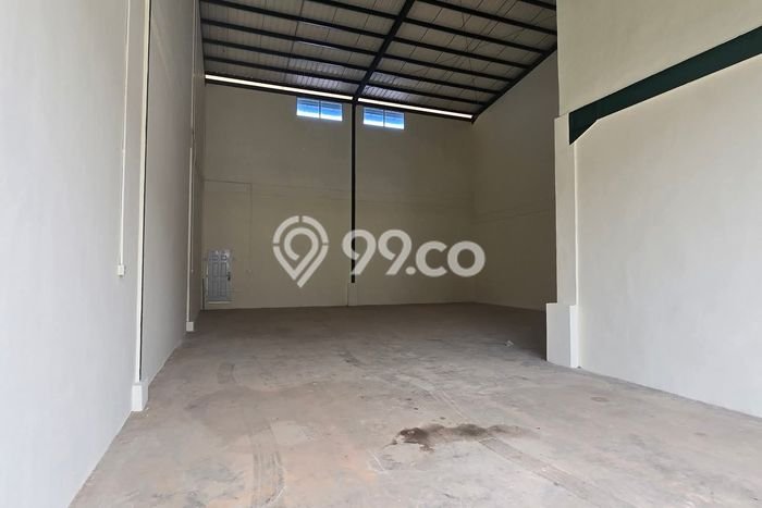 AREA KOMERSIAL! Gudang For Rent di Bengkong, Luas 250m², Area Utama, Siap Operasional AREA KOMERSIAL! Gudang For Rent di Bengkong, Luas 250m², Area Utama, Siap Operasional
