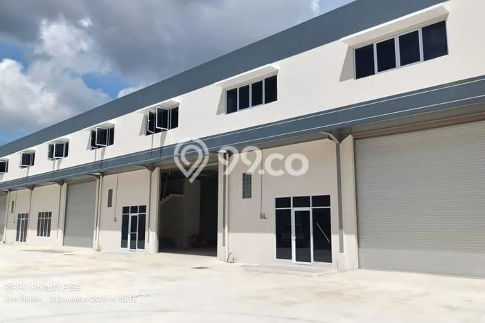 Disewakan Gudang di Kawasan Ramai Batam Centre Luas 280m2 Disewakan Gudang di Kawasan Ramai Batam Centre Luas 280m2