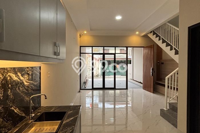 For Sale Hunian Rumah Terawat 5 KT di Sumur Batu, Jakarta Pusat For Sale Hunian Rumah Terawat 5 KT di Sumur Batu, Jakarta Pusat