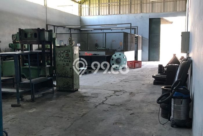 Area Ramai! Pabrik Dijual di Batujajar untuk Bisnis Luas Bangunan 2605m2 Area Ramai! Pabrik Dijual di Batujajar untuk Bisnis Luas Bangunan 2605m2