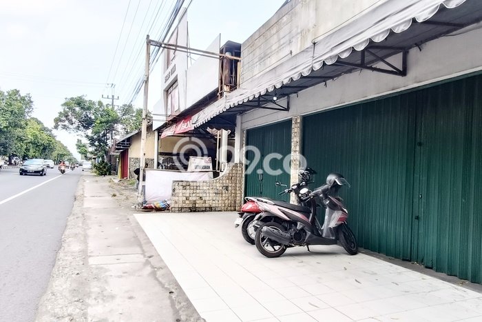 Ruko Dijual di Yogyakarta LT 330m2 & LB 300m2 Lokasi Terbaik! Ruko Dijual di Yogyakarta LT 330m2 & LB 300m2 Lokasi Terbaik!