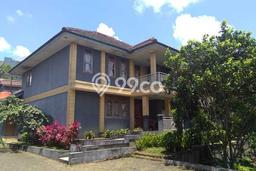Ready to Use! Luxury House LT 3394m2 Desain Elegan di Ciwaruga Ready to Use! Luxury House LT 3394m2 Desain Elegan di Ciwaruga