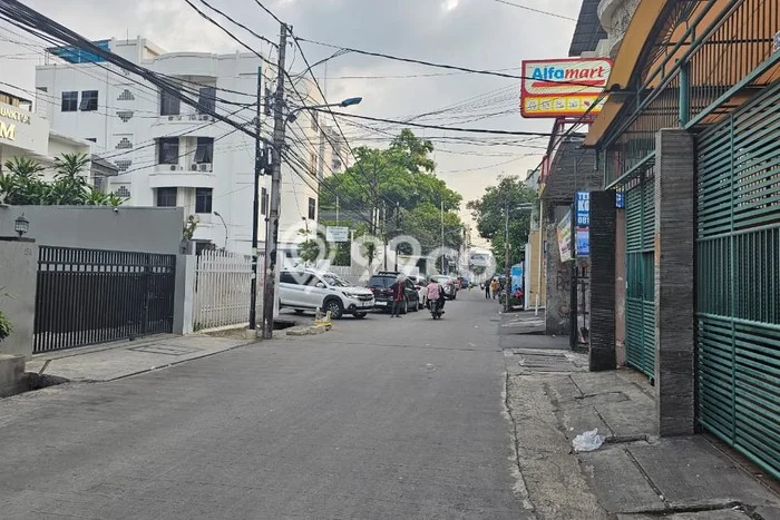 Ruko Dijual di Jakarta Pusat LT 73m2 & LB 200m2 Lokasi Terbaik! Ruko Dijual di Jakarta Pusat LT 73m2 & LB 200m2 Lokasi Terbaik!