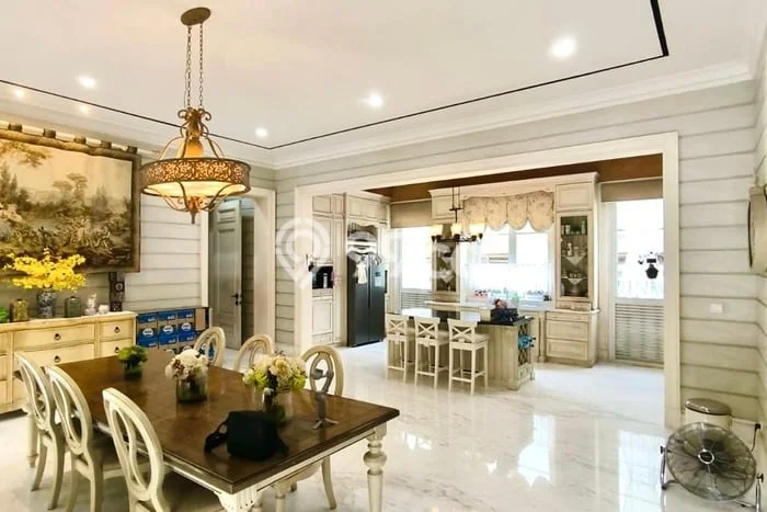 Rumah Elit LB 578m2 Siap Huni Desain Elegan di Pantai Indah Kapuk, Jakarta Utara Rumah Elit LB 578m2 Siap Huni Desain Elegan di Pantai Indah Kapuk, Jakarta Utara