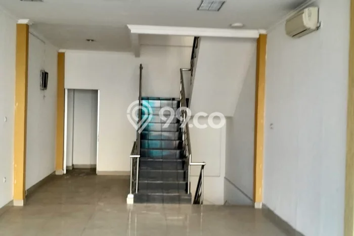 LOKASI STRATEGIS! Ruko di Otista, Luas 270m², Kawasan Berkembang LOKASI STRATEGIS! Ruko di Otista, Luas 270m², Kawasan Berkembang
