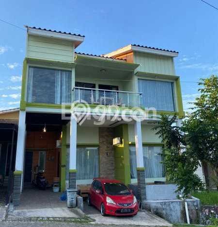 For Sale Rumah 5 Kamar Lokasi Strategis Bagus dan Strategis di Balikpapan Selatan For Sale Rumah 5 Kamar Lokasi Strategis Bagus dan Strategis di Balikpapan Selatan