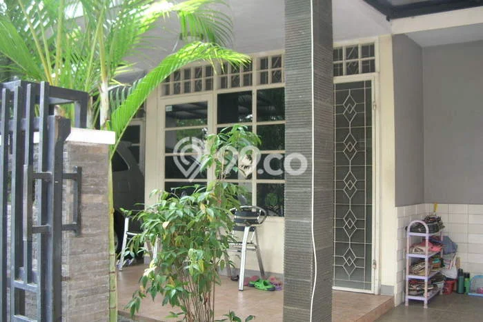 Rumah Modern 4 KT di BSD Nusaloka Tangerang Semi Furnished Rumah Modern 4 KT di BSD Nusaloka Tangerang Semi Furnished