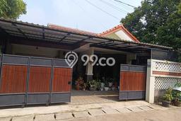 For Sale Rumah 3 Kamar Lokasi Strategis Nyaman dan Strategis di Cinere For Sale Rumah 3 Kamar Lokasi Strategis Nyaman dan Strategis di Cinere