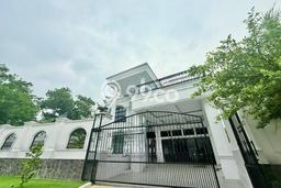 For Sale! Premium House LT 696m2 Desain Modern di Sentul City For Sale! Premium House LT 696m2 Desain Modern di Sentul City