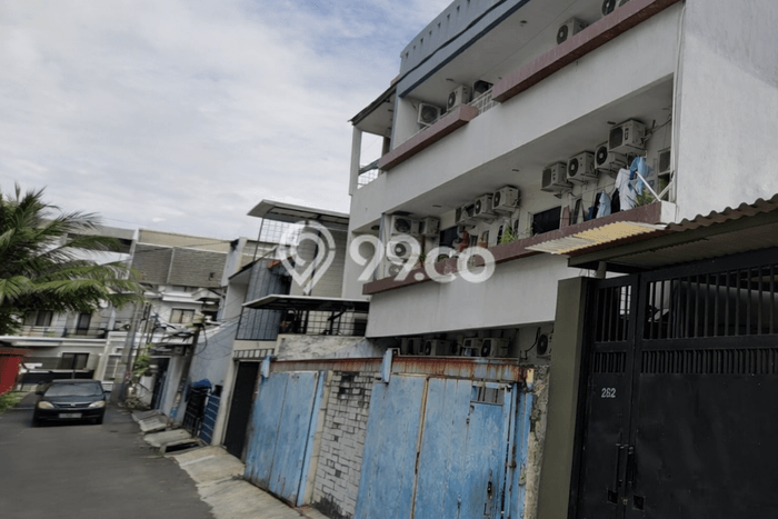 Kost Dijual di Tanjung Duren dengan 47 KT dan Luas 560m2 Kost Dijual di Tanjung Duren dengan 47 KT dan Luas 560m2