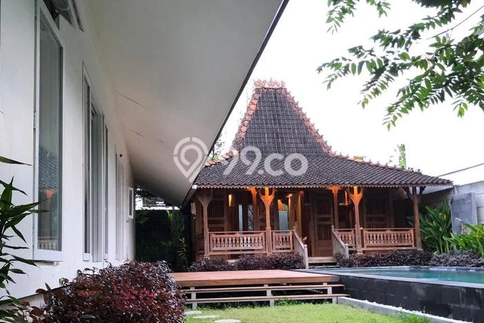 Hunian Ideal dengan LT 600m2 & LB 400m2 Disewakan di Renon Hunian Ideal dengan LT 600m2 & LB 400m2 Disewakan di Renon