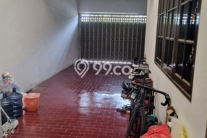 Rumah Modern 4 Kamar Terawat di Kompleks Perumahan Sukomanunggal, Surabaya Rumah Modern 4 Kamar Terawat di Kompleks Perumahan Sukomanunggal, Surabaya