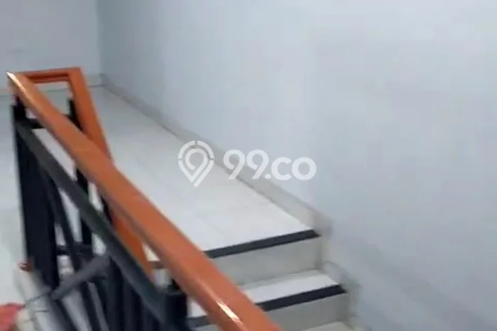 Rumah sewa siap pakai 3 KT di Taman Palem, Jakarta Barat Rumah sewa siap pakai 3 KT di Taman Palem, Jakarta Barat