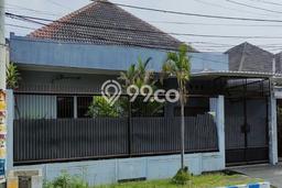 Rumah Mewah LB 200m2 Siap Huni Desain Elegan di Margorejo, Surabaya Rumah Mewah LB 200m2 Siap Huni Desain Elegan di Margorejo, Surabaya