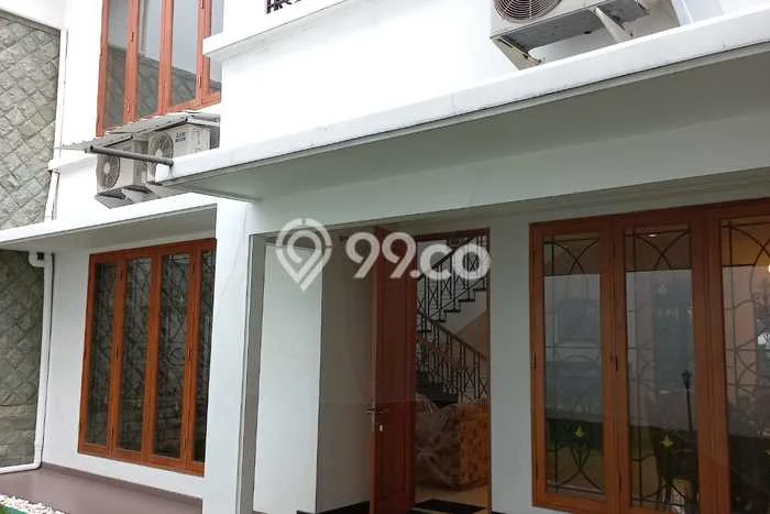 Sewa Rumah Harga Terjangkau di Pakuwon Indah Surabaya dengan 5 KT Sewa Rumah Harga Terjangkau di Pakuwon Indah Surabaya dengan 5 KT